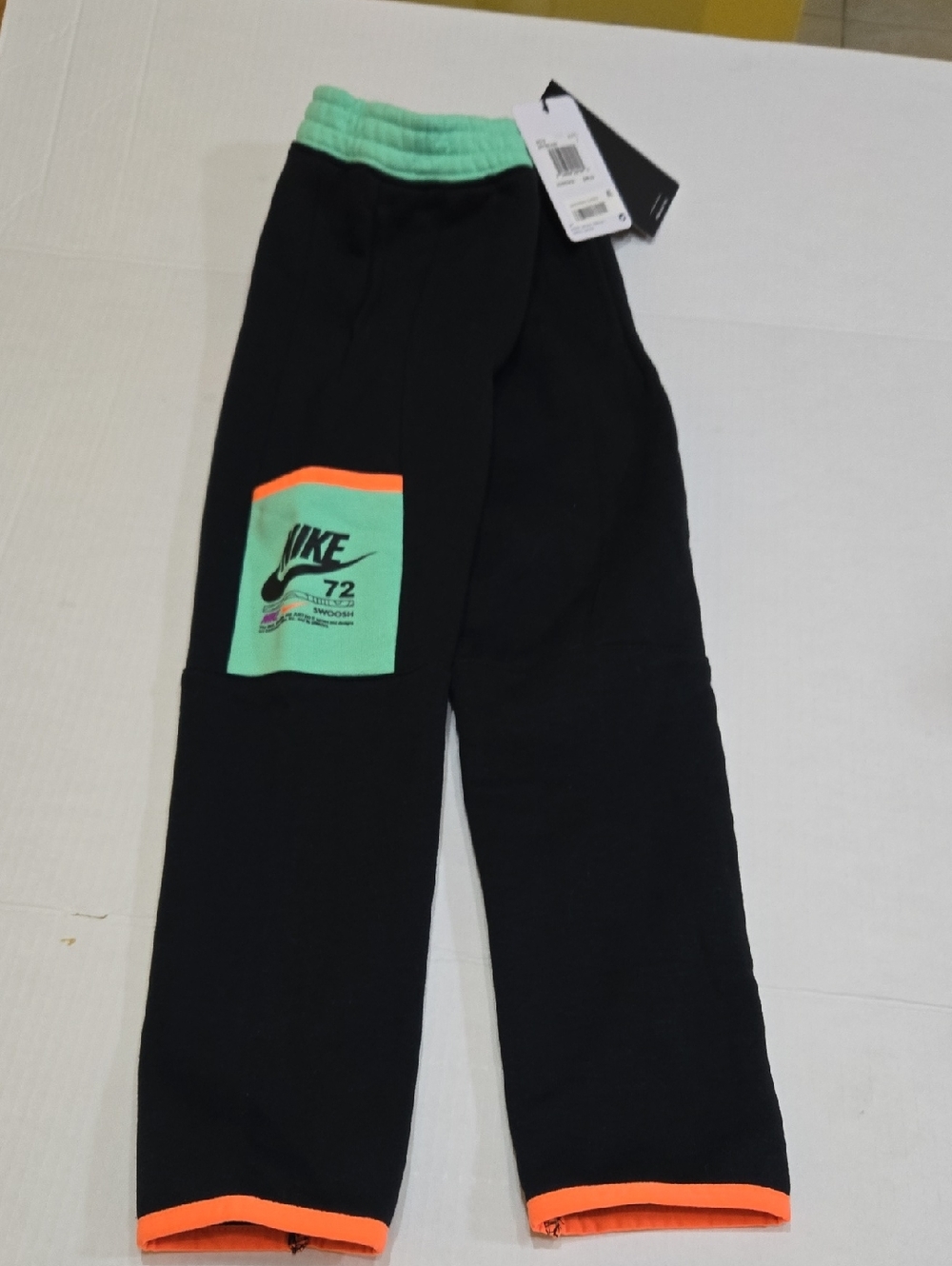 Nike Kids Black Sweatpants  Mint Waistband  Orange Trim NWT SZ 7 Illuminate